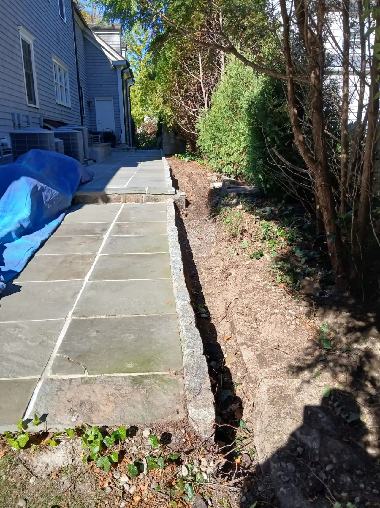 Masonry contractor laying brick in Connecticut